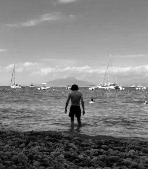 Carmine Buschini Instagram - Campania, 1 settembre 

La fine delle vacanze estive è un po’ come un vecchio film in bianco e nero: ti genera nostalgia ma ti registra una carrellata di ricordi fatti di luoghi e persone che porterai sempre con te. E voi siete pronti a ricominciare? 💪🏻 

Un abbraccio 💙