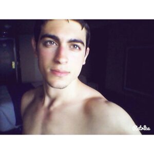 Carmine Buschini Instagram - É stato un viaggio pazzesco: é strano, lo so, ma ogni volta che ho la possibilità di toccare e vivere un pezzo di terra diverso dal mio è come se imparassi a vivere da capo, è una sensazione che fa sentire bene, essenziali, veri.

Essere pronti in qualsiasi momento, per partire e andare, non sai mai bene dove ma accetti e ti fidi; per cambiare rotta all'ultimo, per diventare amico di chi per qualche ragione di buon cuore già ti considera tale, per scambiare una piccola parte della propria cultura con una più grande che ancora non ti appartiene ma che subito ti cambia profondamente, per riempirti i polmoni e gli occhi di bellezze commoventi che ritrovi dietro ogni angolo, per poterle poi regalare a chi ti aspetta al tuo rientro.
Ecco, so che probabilmente sarete già a letto, ma volevo sapeste che una di queste meraviglie l'ho riservata per voi; grazie di cuore per l'affetto che mostrate ogni giorno nei miei confronti, siete carinissimi.

Vi auguro un buon risveglio, ora chiudo gli occhi anch'io: notte <3