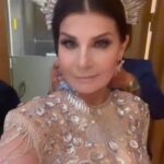 Carola Häggkvist Instagram - …. Är det Nyårskaramellerna så är det! Wohooo. Ses i rutan på nyårsdagen TV4. Tack till alla inblandade i detta fyrverkeri till inspelning och till mina topp-grabbar som gör mig fin, Conny Bäckström & Bobby Oduncu. + Härlig poweroutfit från glada ’Born in Sthlm’ Gjorde en god intervju med fantastiska Tilde de Paola tillsammans med Benjamin Ingrosso. Och så min pop hit ’Händer upp’ live i en skön soulig motown känsla med blås! Nu fokus på min älskade julkonsert 16 dec Scandinavium. 💥🙌🏼🎂🏒🥅 @tv4 @connybackstrom @bobbyoduncu @borninstockholm @borninstockholm_men