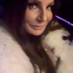 Carola Häggkvist Instagram - ♥️♥️🎶🥁💃🏽🔛 Vänner, på väg just nu i super lyxig bil ( efter ett företagsgig ) till min egna Bio premiär på konsertfilmen CAROLAFESTEN - 40 år sedan Främling’ ifrån Avicci arena popkonserten 27maj -23 !! HALLÅÅÅ, men hörde jag rätt..? Är det verkligen sant att ’alla’ ska kunna få möjlighet att uppleva publik-& scenfesten från Avicii nu?!! Amazing. Jag har haft lite med detta projekterat att göra då jag jobbat fram 2 nya musikaliska profiler, musikal & gospel. Men har dock suttit i efterarbete med klippning och ljud mix.. ( som verkar vara en helt annan värld än den vanliga ljudmix-konsert världen. )