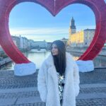Carola Häggkvist Instagram - Kära ni, tack för all kärlek och support dessa dagar efter att hela ’4 faces året’ nu är klart! Känns lite overkligt. Jag har bla kollat in Scandinavium arena där min enda JULKONSERT kommer att äga rum i år! Ser fram emot en vacker och värdig final på året. Varmt välkomna på julkonserten här den 16 december. 🎄🎄🎄🎄♥️👯‍♀️🔛🥁 Stor och stämningsfull ensemble med orkester, barnsångare, gospel kör och en jätte-kör på 800 pers från Spångbergs! Missa inte detta tillfälle. Bilj via ticketmaster.se 👏🏼👏🏼👏🏼 Kram Carola. C #carolagospeljul #carolajulkonsert #carola #carolajul #carolapåscandinaviumarena #ticketmaster #jubelartistagency @scandinaviumarena @jubel.artistagency @p4goteborg @visit_goteborg @visitgoteborg3