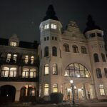 Carola Häggkvist Instagram - Då tackar jag Saltsjöbaden Grand hotell och ’Home of Sifverts’ för nu .. ( fantastiska jul repetioner inför 16 dec i Gtbg!! Ticketmaster.se ) 🎄🎄 Nu beger jag mig in mot stan och värmer upp Filadelfia kyrkan inför våra 3 sista gospelkonserter i helgen, fre & lördag ( dubbla ) Ev finns det några ströplatser att tillgå för den ’supersugne’! Kolla på carolafesten.se isåfall. 🎶🙌🏼 Vi är så glada och tacksamma för den OTROLIGT VARMA OCH KÄRLEKSFULLA RESPONSEN från PUBLIKEN i kyrkorna!! Och alla andra konserter i år också för den delen!! Helt aaaaamazing. ♥️♥️♥️🙌🏼🕊️💃🏽🎂 Tack till vår gäst solist Charlie King också som ’ställer skåp’ med oss på gospel konserterna. 🙌🏼 Love it. Vi ses kram C.