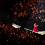 Carola Häggkvist Instagram - I lördags, då hände något. Frihet kom. Jag är fortfarande upprymd av den. Vi rörde vid varann .. och när såg jag en hoppandes publik på julkonsert? … TACK igen till alla som var där.