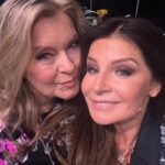 Carola Häggkvist Instagram - Nu på NRK!! Norge ♥️♥️♥️ Mellanakts nummer - en hyllning till svenska stora melodifestivals låtar. En ära att bli inbjuden. Passar väldigt bra då detta år är ett stort fokus för mig mot ’landet i väst’.. hi hi Tacksam. ’Allt samverkar till det bästa ..’ Nu i Trondheim. Love Carola