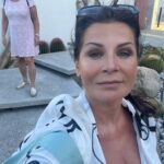 Carola Häggkvist Instagram - Klart man längtar tillbaks! Fin tid med syrran och svågern. 🙌🏼🙌🏼🔛🦋 Och tack till Jimmy som var med på att bjuda in familj och grannarna som gäster i vårt gemensamma hus i SA! Vilken rolig tid vi hade. ( Nej vi är inte mer än vänner. Vi kan ha semester med Zoe tillsammans ändå. Bra va?!! 👏🏼👏🏼) Tack syrran för oerhört många glada skratt och fina upptäckter på andra sidan jordklotet. Love You. Och Börje likaså! Happy sunday! @susanneekeberg @borjeekeberg