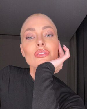 Caroline Receveur Instagram - In my Amber Rose Era 👽