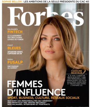 Caroline Receveur Instagram - OMG ! 🙈🙏🏻❤️
Je n’ai même pas les mots pour exprimer à quel point je suis touchée, émue et reconnaissante d’avoir été choisie par le magazine Forbes pour illustrer ce nouveau numéro mais aussi et surtout d’être la 1ère femme en couverture de @forbes_fr.
Un grand merci à @dbusso Directeur de la publication de m’avoir fait confiance et offert une place de choix dans son magazine.
Enfin un immense MERCI À VOUS! 
Je réalise aujourd’hui un rêve qui me semblait inaccessible lorsque j’ai lancé ma première société en 2012 à 24ans.
Je n’ai jamais été approchée pour faire une quelconque couverture de magazine en tant qu’entrepreneur, influenceur ou encore mannequin et c’est tant mieux! Aujourd’hui je réalise ma toute première couverture pour LE plus grand magazine à mes yeux.
Comme quoi, tout a un sens même si cela peut prendre plusieurs années avant de le réaliser.
Ne lâchez jamais rien, soyez vrai, et écoutez votre coeur 👊🏻💥