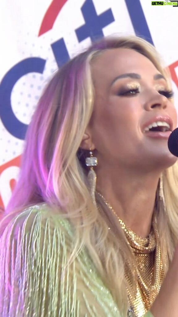 Carrie Underwood Instagram - #ThrowbackThursday…Take Me Out on @todayshow *link in bio