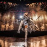 Carrie Underwood Instagram - Always love those rowdy Saturday crowds at #Reflection 🔥🔥🔥 Now, for a few days of much deserved rest for all of us. I think I’ll go bake something! ☺️ #MoreFringe #Vegas @resortsworldlv 📸: @jeffjohnsonimages