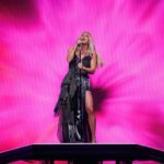 Carrie Underwood Instagram - Another fantastic crowd at #Reflection last night!!! You all were extra sassy! 😘 Let’s bring the 🔥 again tonight, shall we? @resortsworldlv #Vegas 📸: @jeffjohnsonimages