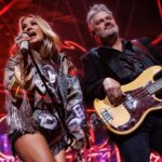 Carrie Underwood Instagram - Fun times in #Vegas !!! Such a great Wednesday night! Thanks for all the love!!! ❤️❤️❤️ #Reflection 📸: @jeffjohnsonimages
