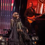 Carrie Underwood Instagram - Fun times in #Vegas !!! Such a great Wednesday night! Thanks for all the love!!! ❤️❤️❤️ #Reflection 📸: @jeffjohnsonimages