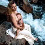 Carson Meyer Instagram - FREE Breastfeeding Class ✨ I missed World Breastfeeding Week but every day should be World Breastfeeding Week in my book! I hope by now most out there know how exceptionally beneficial breastfeeding is for mothers and babies. There’s no formula on earth that comes close to delivering the same nutrition, microbial, emotional, hormonal, immunological or physical benefits that breastfeeding provides. I could list hundreds of benefits and studies here to prove my point but instead I want to honor WBF by providing a free (donation based) class open to all looking for support and resources on their journey. This class is also open to birth workers looking to grow their toolkit for supporting parents. As a doula I find that most mothers set out with the intention to breastfeed (because the benefits are made very clear) but when we look at stats in the US we see that a majority stop within first 6 months and only 13% of babies are exclusively breastfed!!!!! I believe this is due to lack of support, paid leave, poor guidance and high intervention in hospital setting, corporate-sponsored misinformation and an overall lack of resources for what can be a very challenging journey for some. I am so excited to chat with dear friends and lactation consultants @jenntree who is a wealth of knowledge for so many of my clients and the filmmaker behind the incredible @themilkywaymovie (a must watch!) Link in bio to sign up Photo of stunning client and friend @kirstinbford her sweet one year + old son.