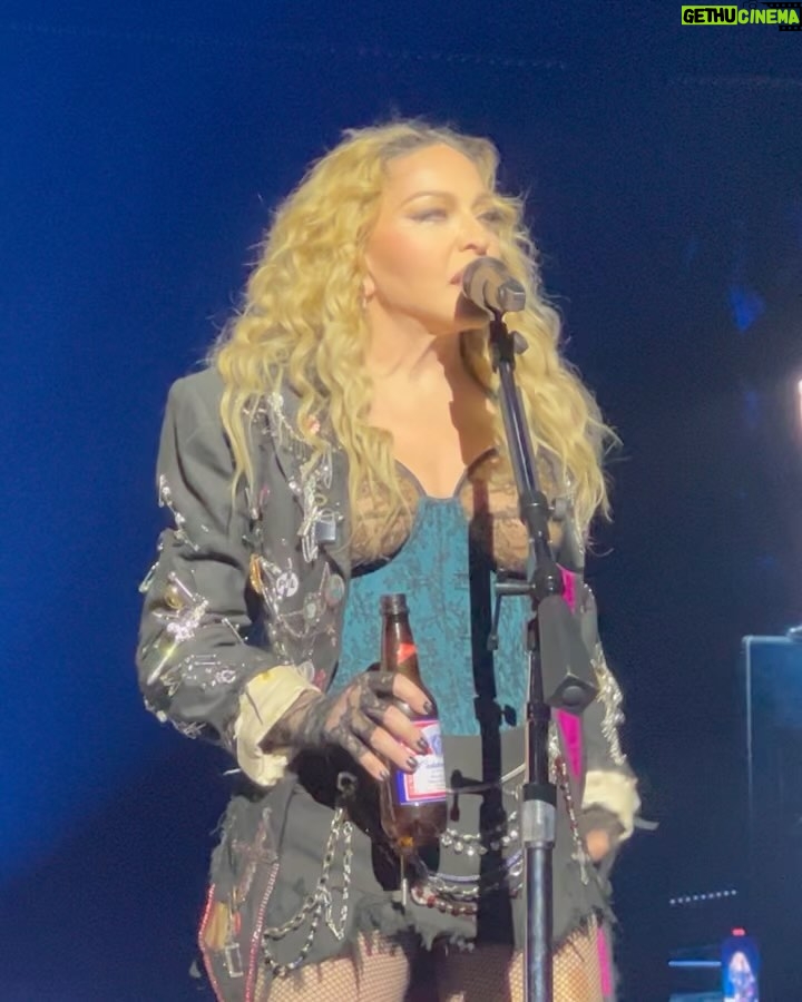 Cary Tauben Instagram - It’s giving music. It’s giving don’t tell me. Its giving mob wife. It’s giving @madonna Centre Bell - Canadiens De Montreal