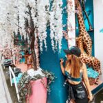 Catarina Jacob Instagram - Deixem me sonhar com um mundo onde é tudo cor de rosa, com girafas, unicórnios e arco-íris. Onde a tristeza é desconhecida, a maldade não tem espaço e o orgulho não é convidado. #justadream