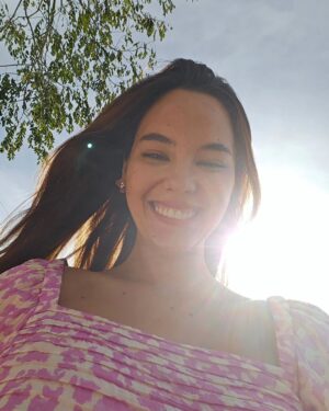 Catriona Gray Instagram - A day out with the pamili 💗 @lizalvarez.ph @styledbypatrickhenry @jololuarca missing mama @justine.aliman19 
Wearing @hm 🌸 #HM