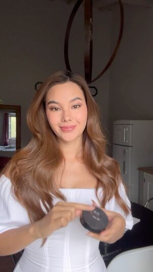 Catriona Gray Instagram - my go-to glam lately 🌞 whilst traveling around Italy - yes I know three types of blush is excessive but what can I say I’m a blush girlie 💯
ps don’t mind the morning face or the snapped hair brush that cracked in my luggage huhu 

@strokescosmetics spf primer
@diorbeauty forever matte cushion foundation in 3n
@diorbeauty forever concealer 
@makeupbymario sculpt stick
@narsissist afterglow liquid blush
@valentino.beauty liquirosso matte liquid
@diorbeauty face powder
@diorbeauty blush in coral
@in2itph brow powder trio
@rarebeauty shadow stick
@diorbeauty eyeshadow quad
@strokescosmetics brow liner
@refybeauty brow gel
@strokescosmetics brow felt pen
Prestige cosmetics liner
@maybelline mascara
@makeupforever lip liner
@diorbeauty lip maximizer 
🐝