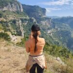 Catriona Gray Instagram - Conquered the Path of the God's with my adventure buddy! @samuelmilby ⛰️ in my @nike 💫 Not for the faint of heart, but the views are incredible 🤩 Path of the Gods, Amalfi Coast