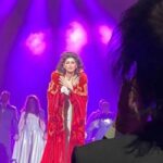 Cecilia Milone Instagram - Así de agradecida por tu música. Así de unida a ese #SoñarHastaEnloquecer que estrené yo solita leyendo la carta de Jonathan, sentada al borde de la cama de Mina aquel 29 de agosto. Para siempre, @angelmahlerok, estás ahí, en mi corazón. Foto: @manugricolo