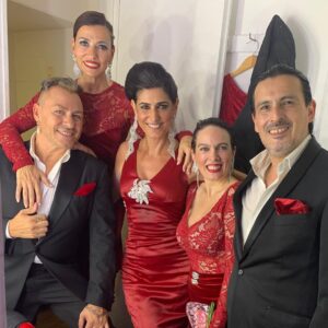 Cecilia Milone Instagram - Así de unidos.
Así de felices.
#NocheDeEstreno @mastertangoshow en el @teatrocarrerasok

FUNCIONES:
24, 25 y 26 marzo
31, 1 y 2
6, 7, 8 y 9