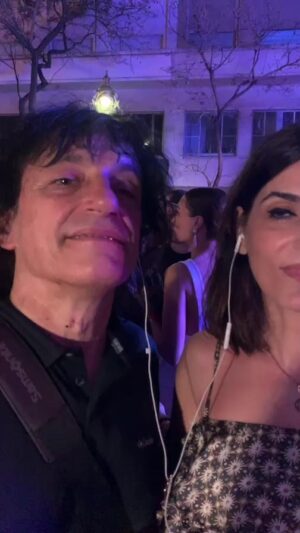 Cecilia Milone Instagram - @juanrodo.oficial ¿Qué hago con tu regalo? #ArgentinaViveTeatroYMúsica