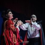 Cecilia Milone Instagram - Ay, Juan… ¡lo qué te quiero! #ÚltimoSaludo #Drácula #ChauMina #Rosario @teatrobroadwayrosariook Foto: @phluisfrontini