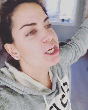 Cecilie Steinmann Neess Instagram - I dag hyller jeg Pappa ved å synge til de rare låtene han elsket👌🏼 (Jahn Teigen i mitt ❤️.) En ekstra klem til dere som av ulike grunner syns at denne dagen er litt ekstra tung. Og gratulerer med farsdagen til Mamma, som har vært både mor og far de siste årene🙏🏼 #farsdag/#morsdag/#foresattesdag