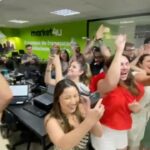 Celso Portiolli Instagram - 🎉 Orgulho define! 🎉 Somos a MAIOR MICRO FRANQUIA do Brasil, segundo a ABF. 🚀💼 Quer fazer parte desse SUCESSO? Venha CRESCER com a gente! #MARKET4U #Empreendedorismo #Sucesso @market4u.br @market4u.franquias @eduardopcordova @sandrowuicik @leoportiolli