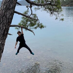 Cemrehan Karakaş Instagram - Cemre yola düştü 🏕⛰🌲