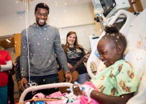 Chadwick Boseman Instagram - Had a birthday celebration with a beautiful little princess, Mady. She let me throw the confetti twice. I think I had as much fun as she did. #StJude