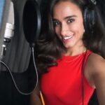 Chandni Parekh Instagram - 🎧 First home session in the new place! Happy Halloween goblins! 🎃 #nickelodeon #bignate #vo Santa Monica, California