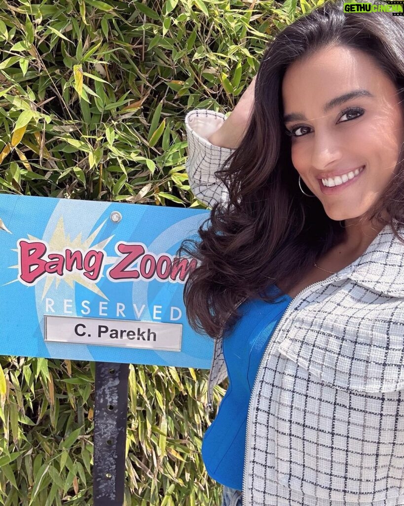 Chandni Parekh Instagram - 🎙️💙 Bang Zoom! Entertainment