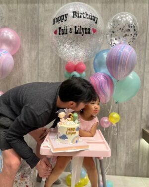 Chanon Ukkhachata Instagram - HBD นะจ่ะ ลุงขุนรักนะคะคุณหลาน และ คุณเพื่อน @faiii.parisa #happybirthday ❤️🎈🎈🎈
