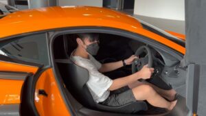 Chanon Ukkhachata Instagram - เบาะเล็กหรือเราตัวใหญ่ 😅 #mclaren