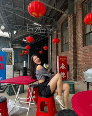 Chantal Videla Instagram - ✨Who’s Next✨Behind the Scenes✨

Had some fun taking pictures during our mv shoot! Here’s some~!🥰

How’s our album “GIRL’s ROUND Part. 2” so far? If you didn’t listen to our songs yet, you’re missing out!💁🏻‍♀️ go check it out now~!

Thank you so much Lapis for supporting! Been watching your dance challenges and y’all are slayin’ it! Love you peeps!🫶🏻