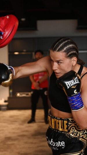 Chantelle Cameron Instagram - Looking forward to seeing what’s next for me 🥊 

👀