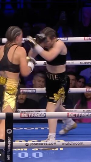 Chantelle Cameron Instagram - 8 weeks to go #andstill 🥊 💪🏻