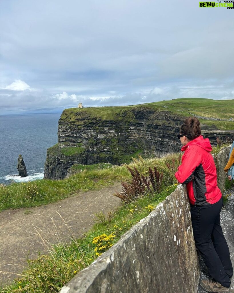 Chantelle Cameron Instagram - Ferry over to Inis Mór (boat sick 🤢) wasn’t my best moment. Probably one of my favourite places so far was this island. Ferry back and I actually threw up this time (no more boats) Off to Galway such a cool city. Drove to cliffs of Moher and literally was like a postcard so beautiful. Grateful for this experience @clairewalll #ireland #irelandtravel #irelandtrip #travel #travelphotography Aran Islands