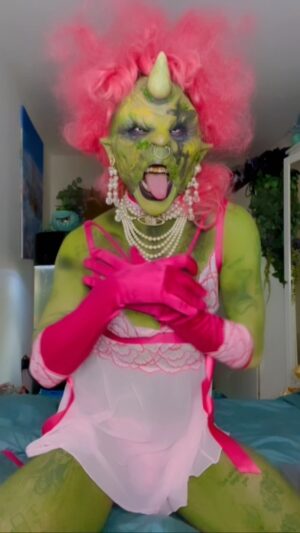 Charity Kase Instagram - Trolly dolly 🧟💓 

In full set from @lovehoneyofficial 💖

Lovehoney is the worlds biggest online retailer for lingerie and sex toys ❤️‍🔥

Follow the link in my bio and use my code CHARITYKASE20 for 20% off sitewide for a limited time!

AD #lovehoney #dragmonster #ukdrag