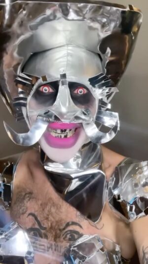 Charity Kase Instagram - YE HAW BABY 
Metallic cowboy from outta space 🛸 

Full look by the fabulous @trashyplanets 💖
Thanks so much for your hard work on this fab look! Love you 💋
#dragmonster #dragraceuk #tour
