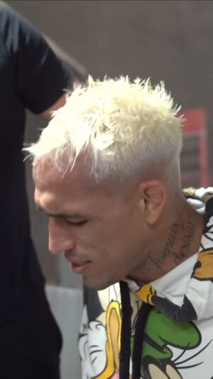 Charles Oliveira Instagram - Pra quem sempre pergunta do cabelo loiro corre lá no meu @onlyfans pra assistir. Link na bio

For those who always ask about blonde hair, go to my @onlyfans to watch. Link in bio