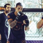 Charles Oliveira Instagram - "Mesmo quando eu andar por um vale de trevas e morte, não temerei perigo algum, pois tu estás comigo; a tua vara e o teu cajado me protegem." 🙏🙌🙏 "Even though I walk through the darkest valley, I will fear no evil, for you are with me; your rod and your staff, they comfort me." 🙏🙌🙏 São Paulo, Brazil