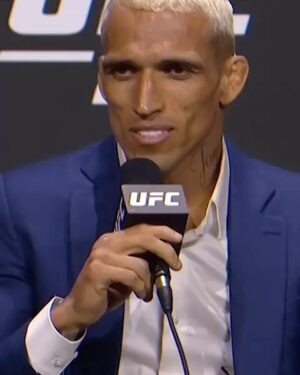 Charles Oliveira Instagram - Posturadooo e calmo!!!😎🤞🏼🙏🏻🥋 mas pronto para a guerra