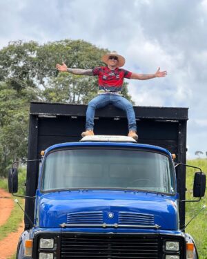 Charles Oliveira Instagram - É a colheita do plantio 🙏