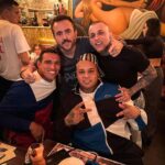 Charles Oliveira Instagram - Ser o primeiro lutador a ter um prato no @paris_6 mostra que estamos furando a bolha do MMA. Obrigado pelo convite @isaacazar é uma honra fazer parte desse cardápio com tanta gente incrível. Being the first fighter to have a dish at @paris_6 shows that we are breaking the MMA bubble. Thank you for the invitation @isaacazar, it is an honor to be part of this menu with so many amazing people. São Paulo, Brazil