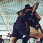 Charles Oliveira Instagram - "Mesmo quando eu andar por um vale de trevas e morte, não temerei perigo algum, pois tu estás comigo; a tua vara e o teu cajado me protegem." 🙏🙌🙏 "Even though I walk through the darkest valley, I will fear no evil, for you are with me; your rod and your staff, they comfort me." 🙏🙌🙏 São Paulo, Brazil