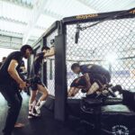 Charles Oliveira Instagram - "Mesmo quando eu andar por um vale de trevas e morte, não temerei perigo algum, pois tu estás comigo; a tua vara e o teu cajado me protegem." 🙏🙌🙏 "Even though I walk through the darkest valley, I will fear no evil, for you are with me; your rod and your staff, they comfort me." 🙏🙌🙏 São Paulo, Brazil
