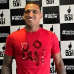 Charles Oliveira Instagram - Hoje foi dia de cola na loja dos meus irmãos só gratidão por todo carinho @buhvestiariotatuape @usebuh @sanchezfelipe @navarrodiego