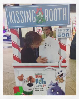 Charlie Heaton Instagram - CAPTION CONTEST!! ???🏅