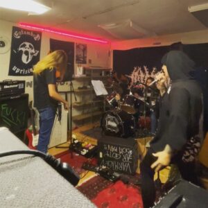 Charlotta Björck Instagram - LÄTT MALMÖS TYNGSTA BAND
Sigge, Harry & jag
🤘💀🤘